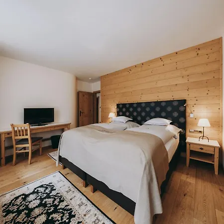 Lägenhetshotell Anna Maria 4*